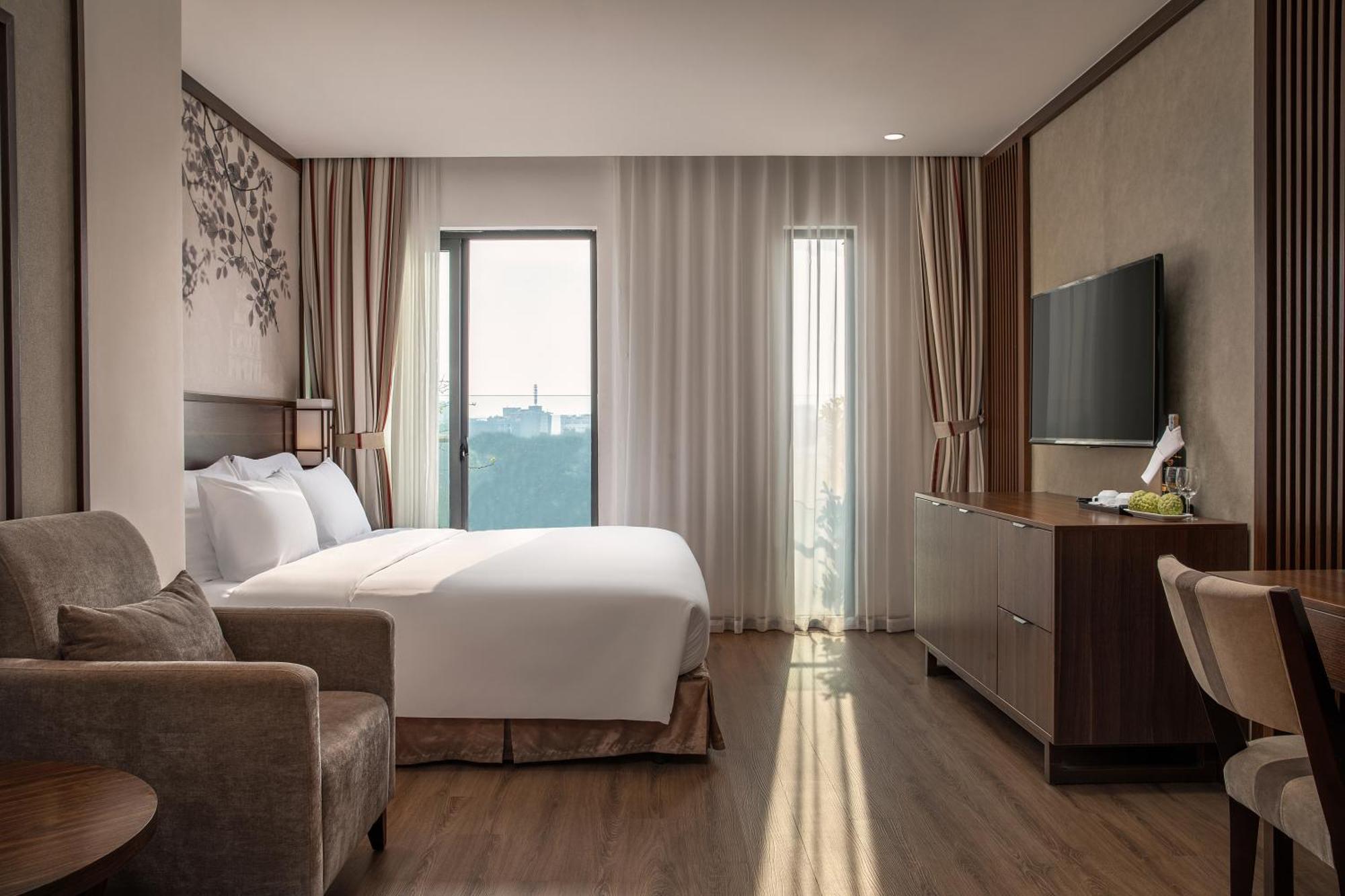 Suite Balcony Lake View