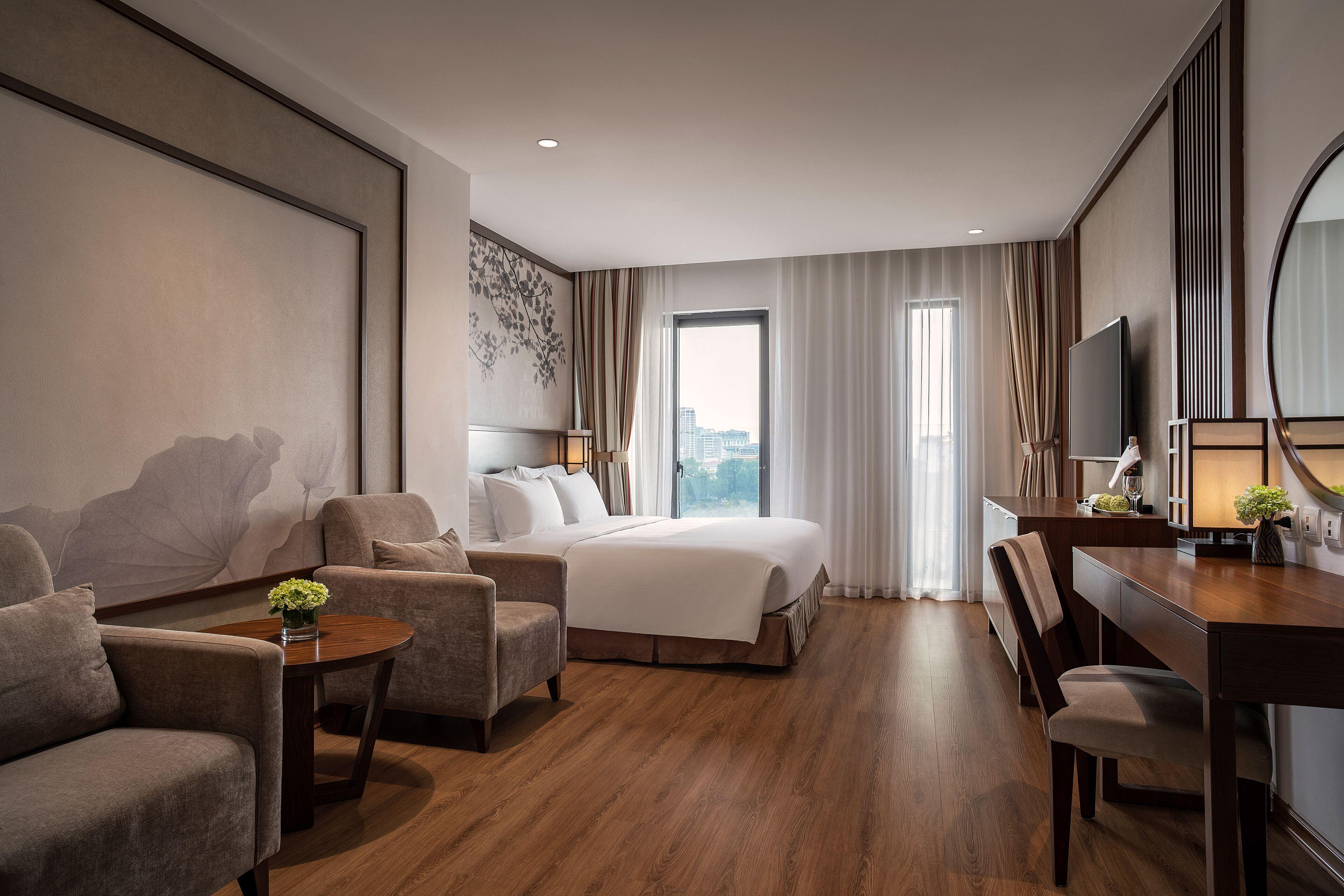 Suite Balcony Lake View